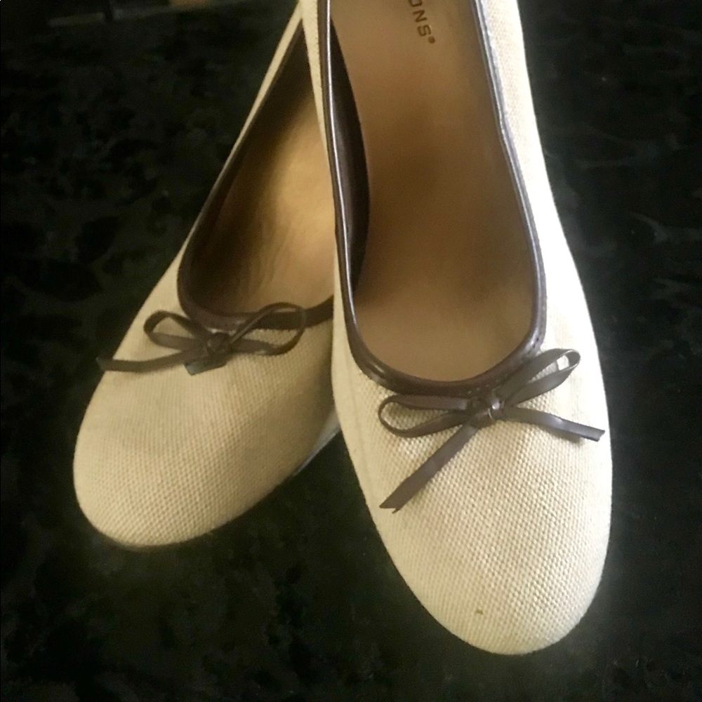 Tan/off white & brown Casual heels!